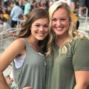 Meet your Posher, Lauren